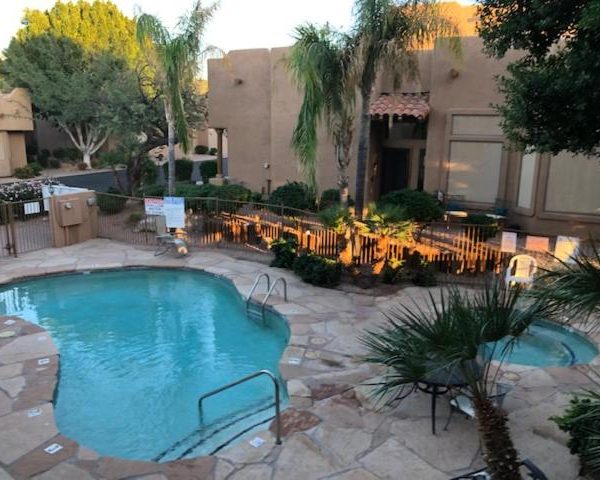 3 En Suite Bedrooms!! Spacious 2-story townhome with pool and spa + 2-car garage – Mesa, Arizona