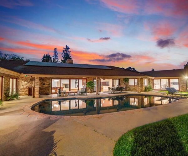 5bdr park lane villa-basketball court-pool-views – Los Angeles, California