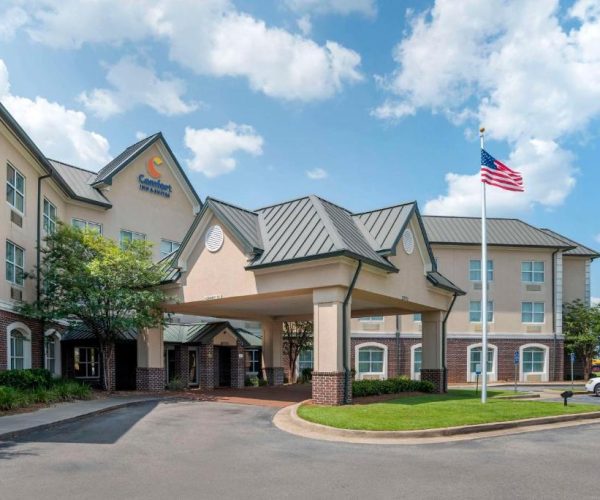 Comfort Inn & Suites Mobile near Eastern Shore Centre – Spanish Fort, Alabama