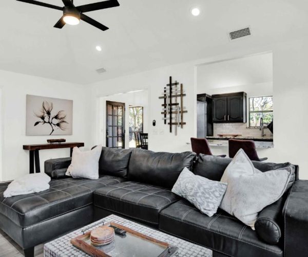 Cozy Parkside Home – Frisco, Texas