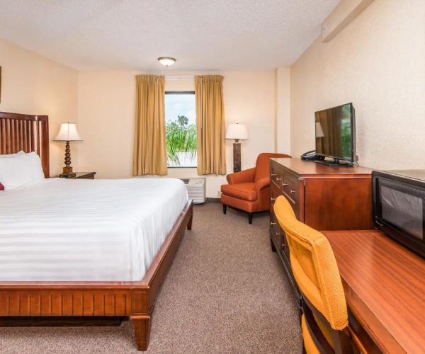 Days Inn & Suites by Wyndham Lake Okeechobee – Okeechobee, Florida