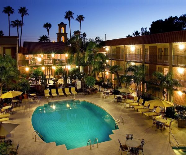 DoubleTree Suites by Hilton Tucson – Williams Center – Tucson, Arizona