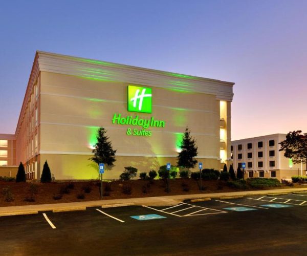 Holiday Inn & Suites Atlanta Airport North, an IHG Hotel – Atlanta, Georgia