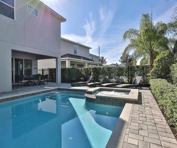 Luxurious 6 bedroom Villa with private pool & Spa – Orlando, Florida