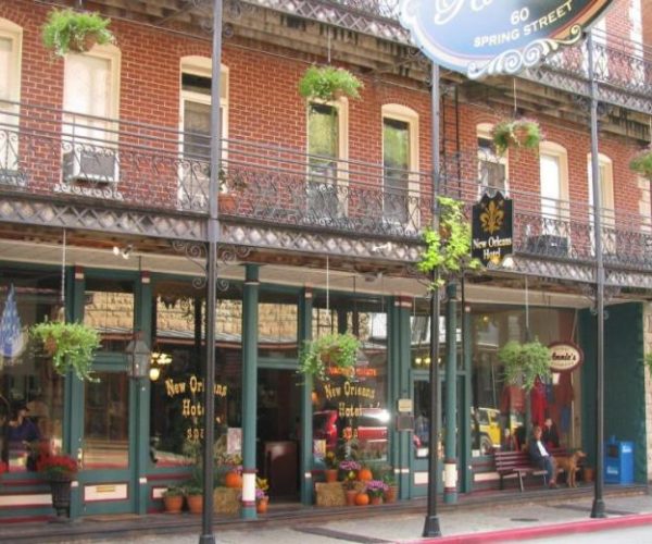 New Orleans Hotel Eureka Springs – Eureka Springs, Arkansas