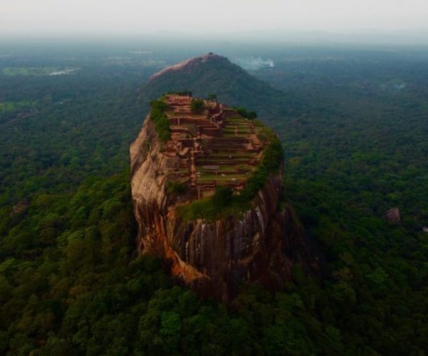 5-Day Sri Lanka Tour in Sigiriya, Pinnawala & Up Country – Mahanuvara, Sri Lanka