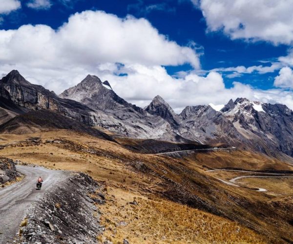 Andean Biking Adventure: Two-Wheeled Escapade – Ancash, Peru