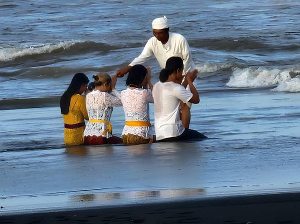 Bali: Ocean Blessing with a Priest and Meditation – Bali, Indonesia