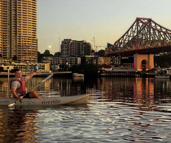 Brisbane: Friday and Saturday Twilight kayak + Prawns Tour – Queensland, Australia