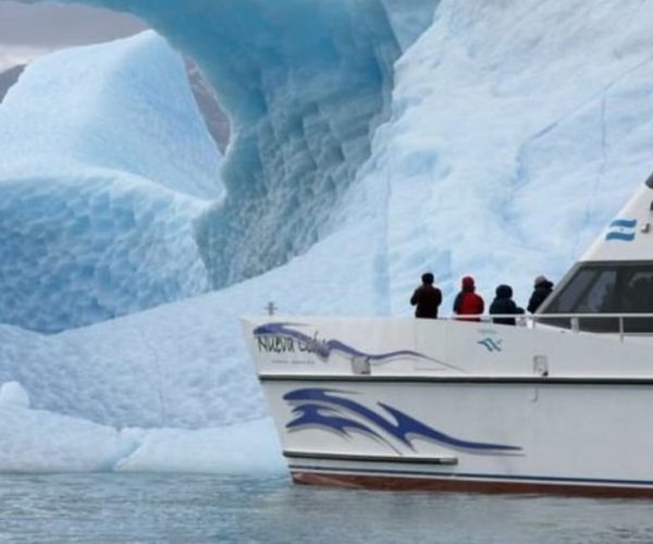 Calafate 4-Day Tour: Glaciers, Premium Navigation & Safari – Santa Cruz Province, Argentina