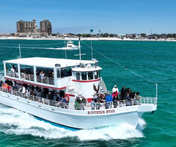 Destin: Dolphin Cruise aboard a Glass-Bottom Boat – Destin, Florida