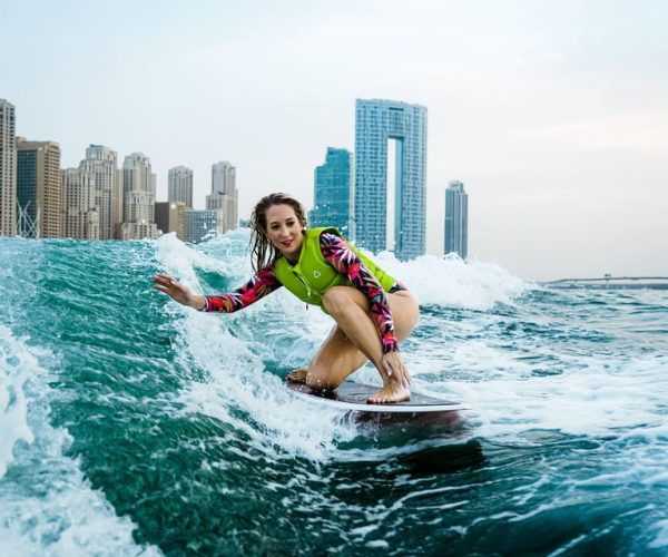 Dubai wakesurfing & wakeboarding: Snacks & drinks included! – Emirate of Dubai, United Arab Emirates