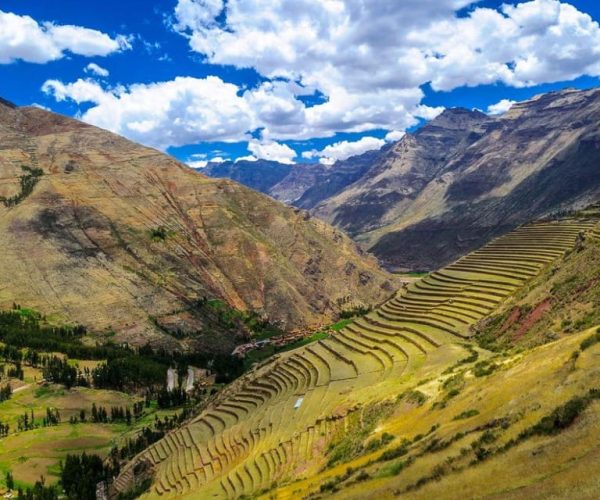 Excursion to the Sacred Valley (Pisac and Ollantaytambo) – Cusco Region, Peru