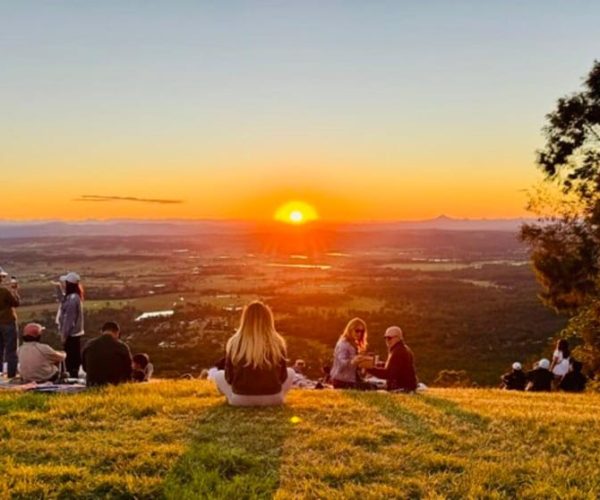 From Brisbane:Tamborine, Dessert Sunset and Star-Gazing Tour – Queensland, Australia