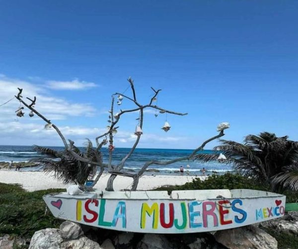 From Cancun: Isla Mujeres by Luxury Catamaran with Drinks – Quintana Roo, Mexico