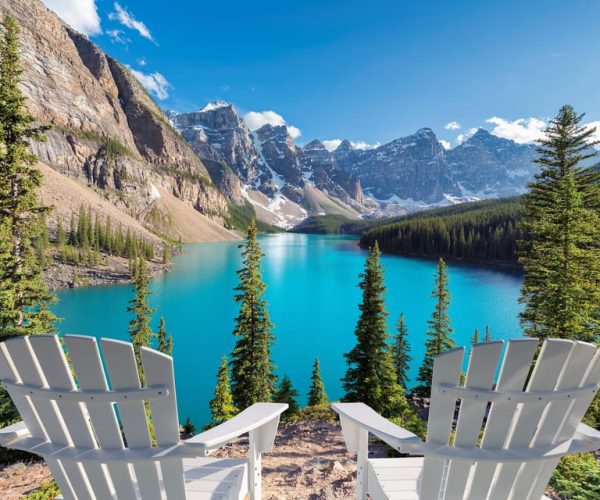 From Canmore: Lake Louise, Moraine Lake and Johnston Canyon – Alberta, Canada