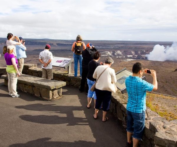 From Kona-Volcanoes & waterfall tour in a small group – Volcano Village, Hawaii