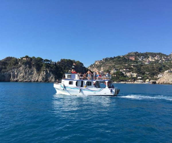 Giardini Naxos: Boat Trip Isola Bella with Snorkeling – Campania, Italy