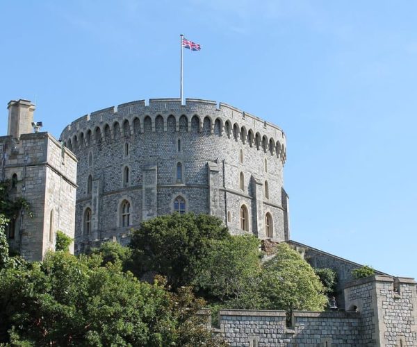 Guided Walking Tour of Windsor for large groups 10+ – Berkshire, United Kingdom