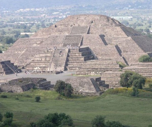 Historical downtown & Teotihuacan Pyramids Mezcal tasting – Greater Mexico City, Mexico