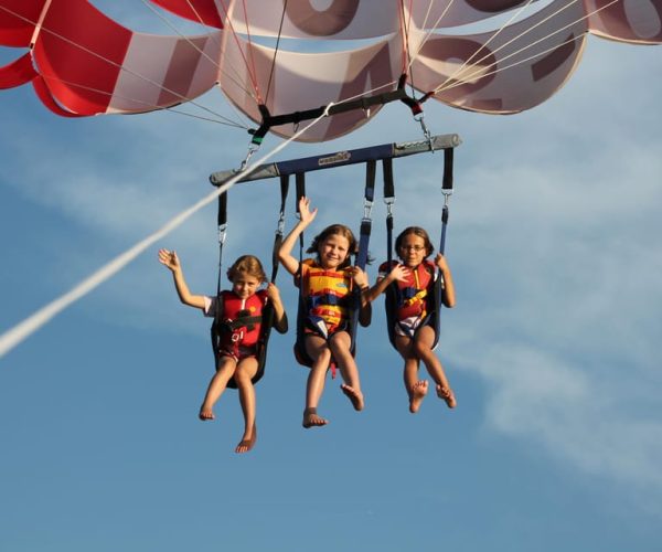 Kelowna: Early Bird Discount Parasailing Experience – British Columbia, Canada