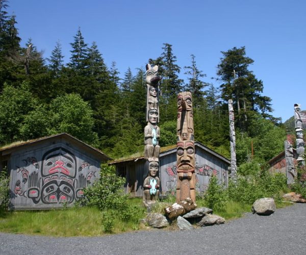 Ketchikan: Potlatch Park, City and Wildlife Private Van Tour – Ketchikan, Alaska