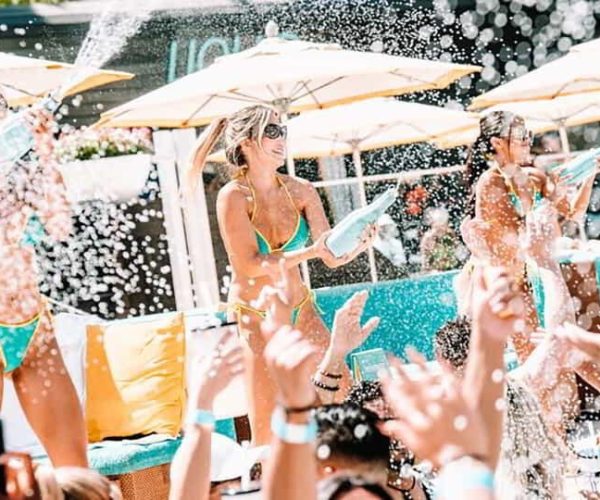 Las Vegas: Day Club Pool Party with Free Drinks & Party Bus – Las Vegas, Nevada