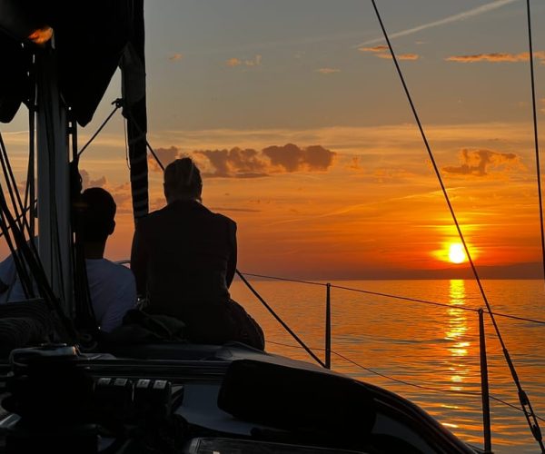 Marbella: Sunset Sailing Trip with Drinks and Snacks – Andalusia, Spain