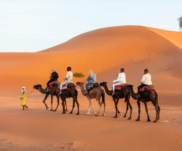 Merzouga: 1-Night in the luxury camp. camel ride & Dinner – Drâa-Tafilalet, Morocco