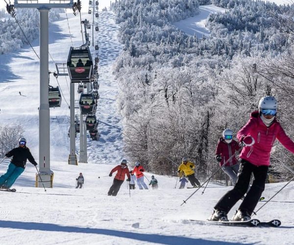 Montreal: Guided Skiing or Snowboarding in Quebec Forests – Quebec, Canada