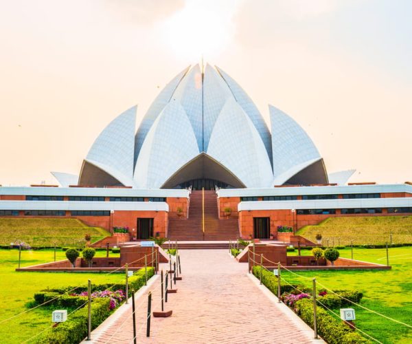 New Delhi: Lotus Temple Private Tour by Car w/ Skip-the-Line – New Delhi, India