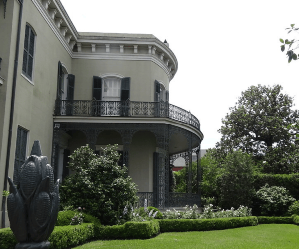 New Orleans: Tombs and Mansions of the Garden District – Louisiana, United States