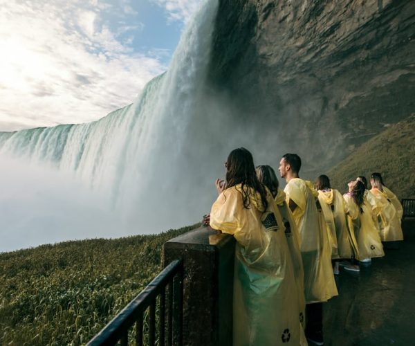 Niagara Falls: Boat Ride and Journey Behind the Falls Tour – Ontario, Canada