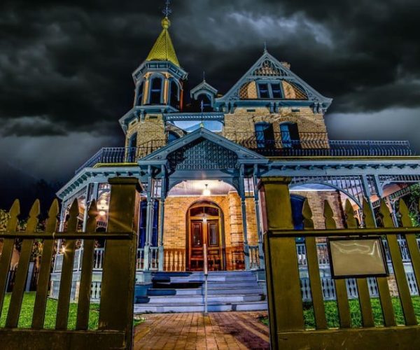 Phoenix: Ghosts & Poltergeists Guided Haunted Walking Tour – Phoenix, Arizona