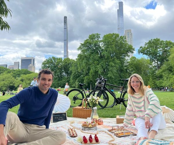 Private Central Park Bike Tour and Luxurious Picnic – New York City, New York