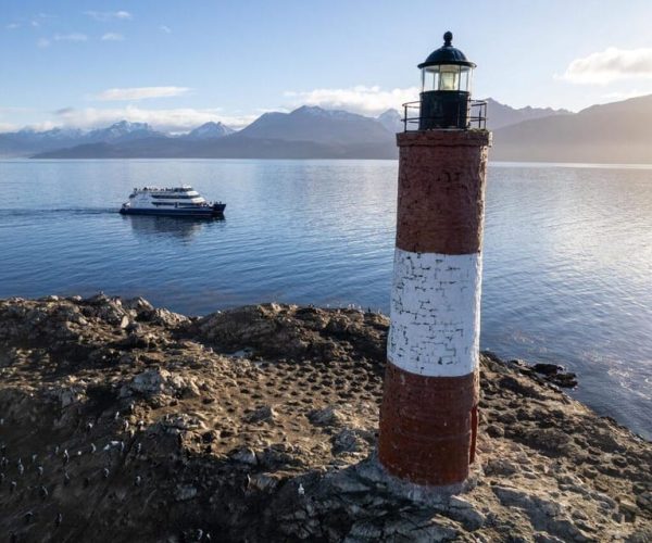 Sealing through the Beagle Channel to the Lighthouse – Tierra del Fuego, Argentina