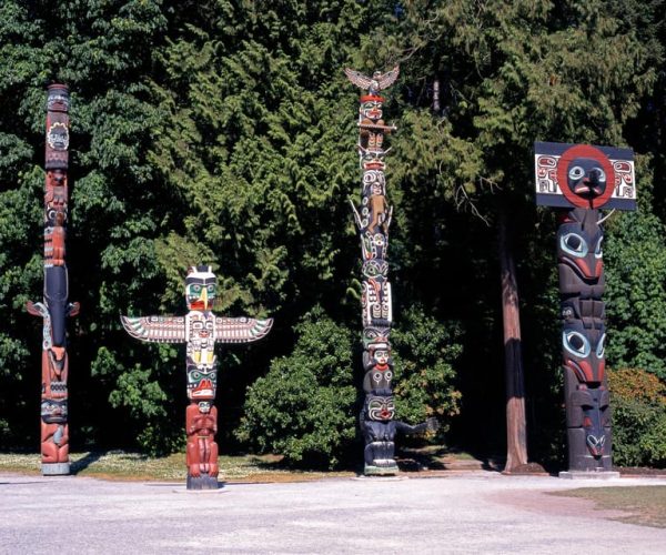 Stanley Park to Totem Poles: Vancouver’s Scenic Walk – British Columbia, Canada