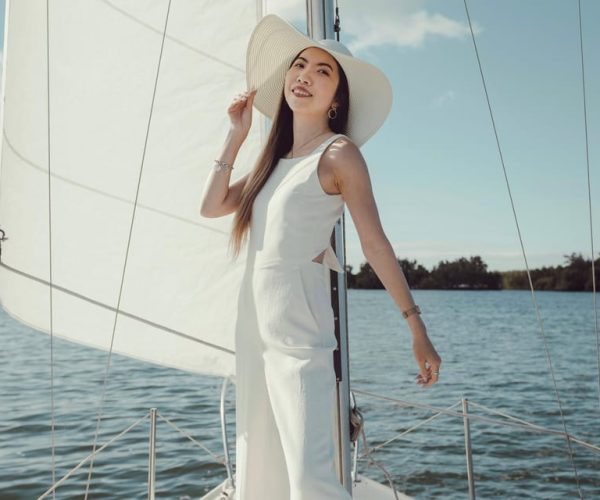 Take photos on my sailboat with Toronto skyline view – Ontario, Canada