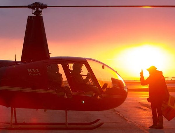 Toronto: Private Twilight Helicopter Tour with Wine – Ontario, Canada