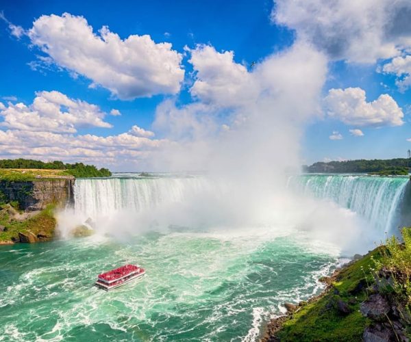 Toronto to Niagara Falls: 4 or more guests Private VIP Tour – Ontario, Canada