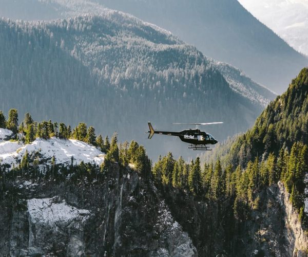 Vancouver: Coastal Mountain Landing Helicopter Tour – British Columbia, Canada