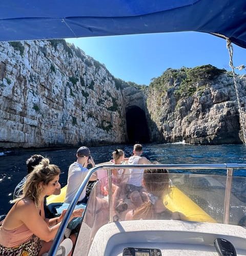 Vlore: Private Speedboat Tour to Haxhi Ali Cave – Vlorë County, Albania