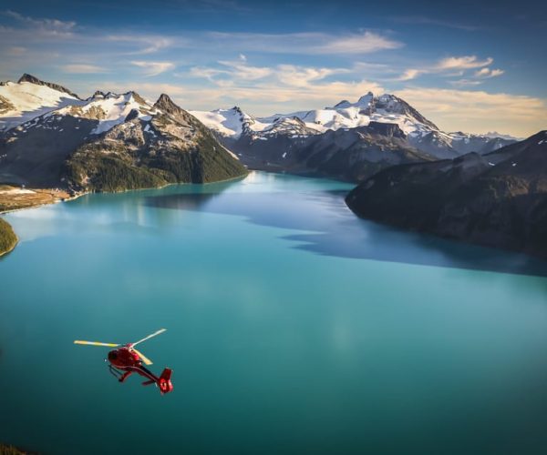 Whistler: Glacier Helicopter Tour and Mountain Landing – British Columbia, Canada