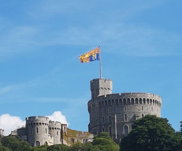 Windsor Castle & Hampton Court Palace VIP Black Taxi Tour – Berkshire, United Kingdom