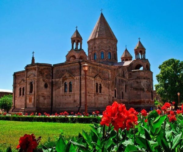 Yerevan: Echmiatsin St. Hripsime/Gayane, City tour Zvartnots – Armavir Province, Armenia