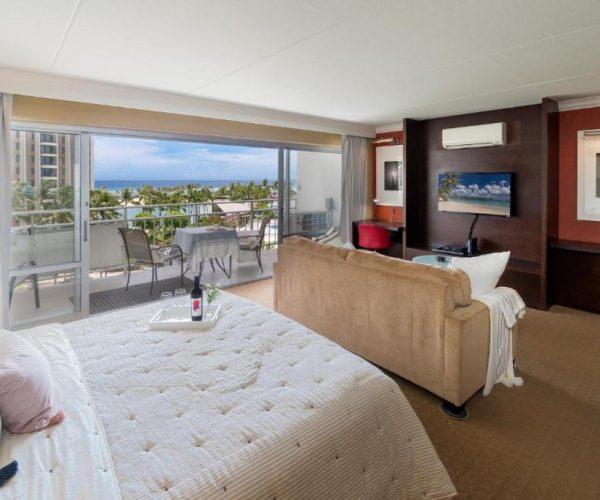 ‘@ Marbella Lane Executive Suite, Steps to Beach – Honolulu, Hawaii