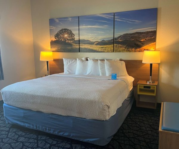 Days Inn & Suites by Wyndham Columbus NE – Columbus, Nebraska