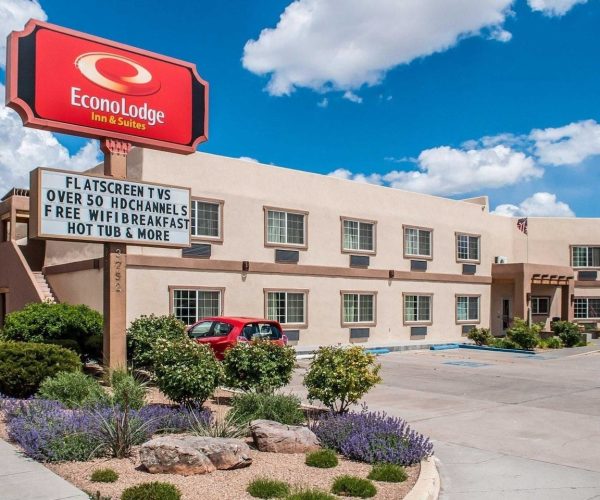 Econo Lodge Inn & Suites – Santa Fe, New Mexico