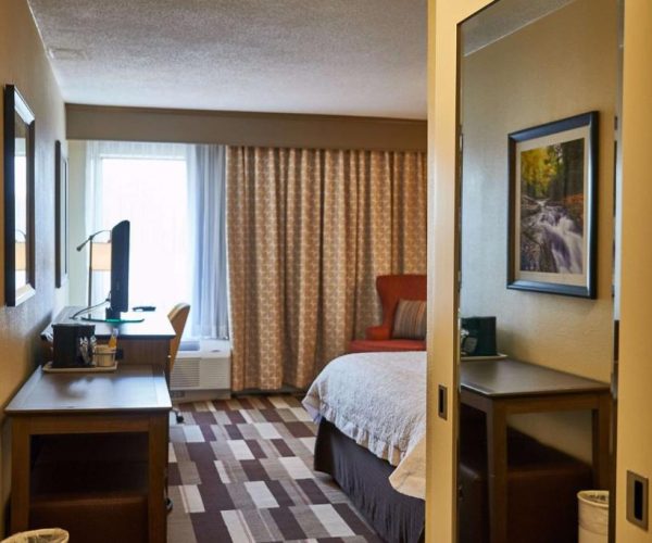 Hampton Inn Uniontown – Uniontown, Pennsylvania