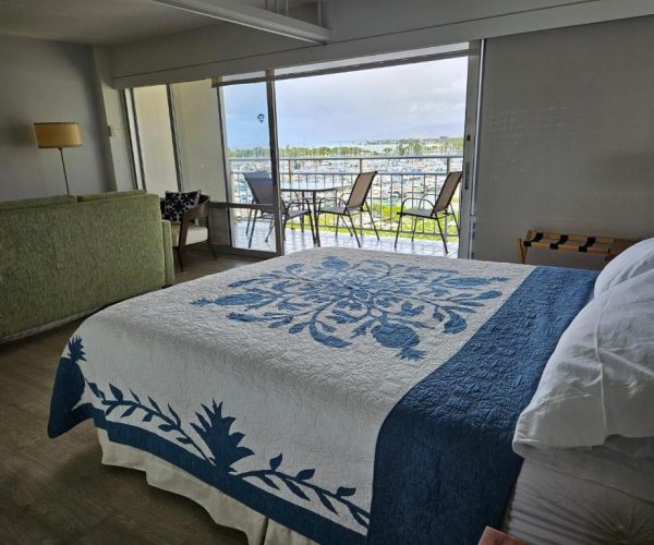 Ilikai Hotel Condo with Kitchen and Ocean View – Honolulu, Hawaii